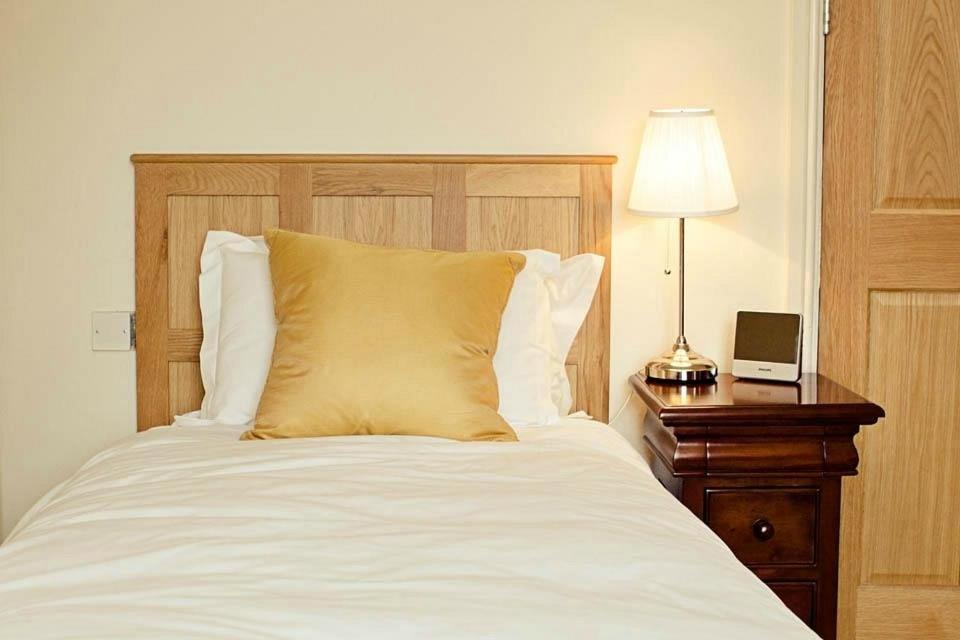 Kings Arms Hotel バイチェスター エクステリア 写真