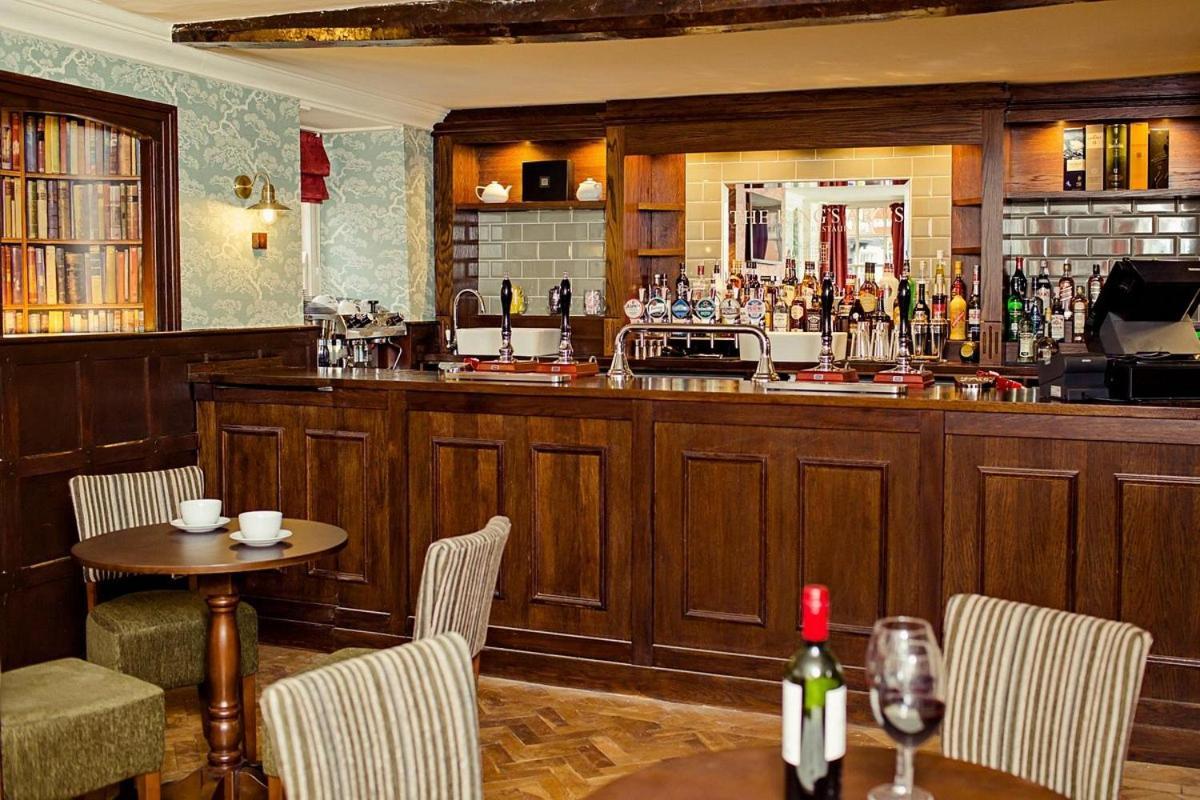 Kings Arms Hotel バイチェスター エクステリア 写真